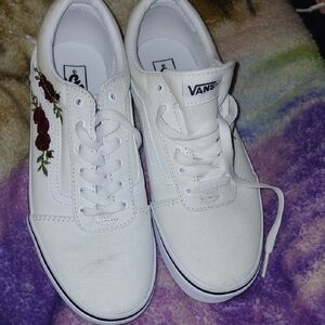 Vans White Low-Top Canvas Sneakers with Red Rose Embroidery Nwot